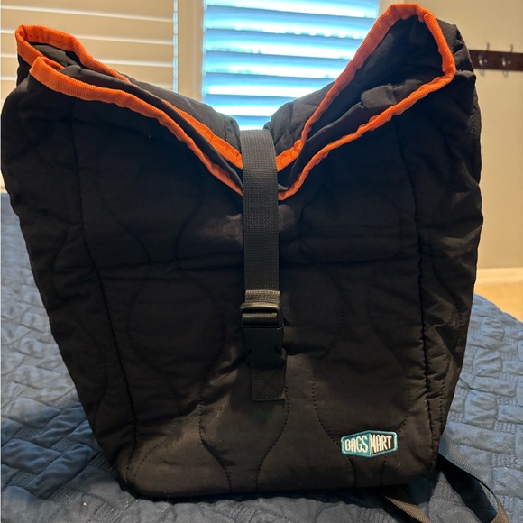 BagsMart Black and Orange Quilted Lunch Bag - Picture 4 of 6